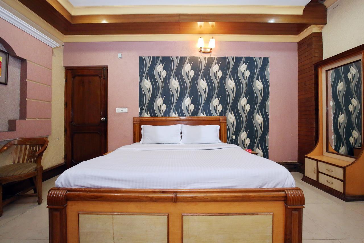 Capital O 10990 Hotel Gobind Regency Zirakpur Kültér fotó