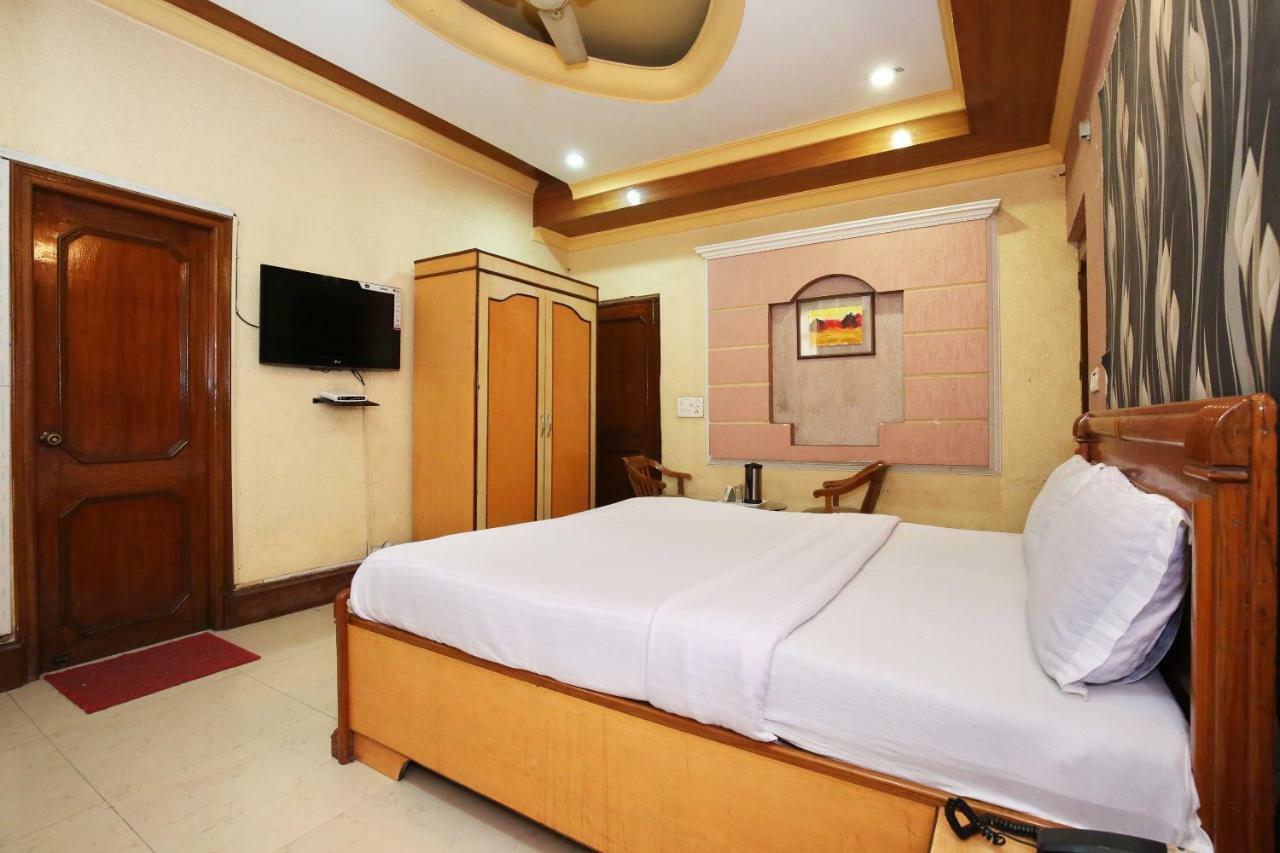 Capital O 10990 Hotel Gobind Regency Zirakpur Kültér fotó