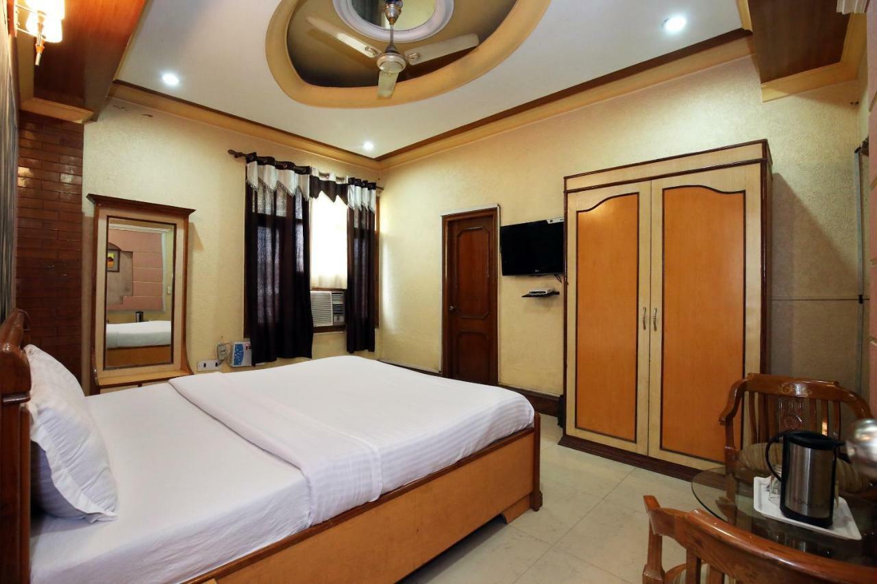 Capital O 10990 Hotel Gobind Regency Zirakpur Kültér fotó