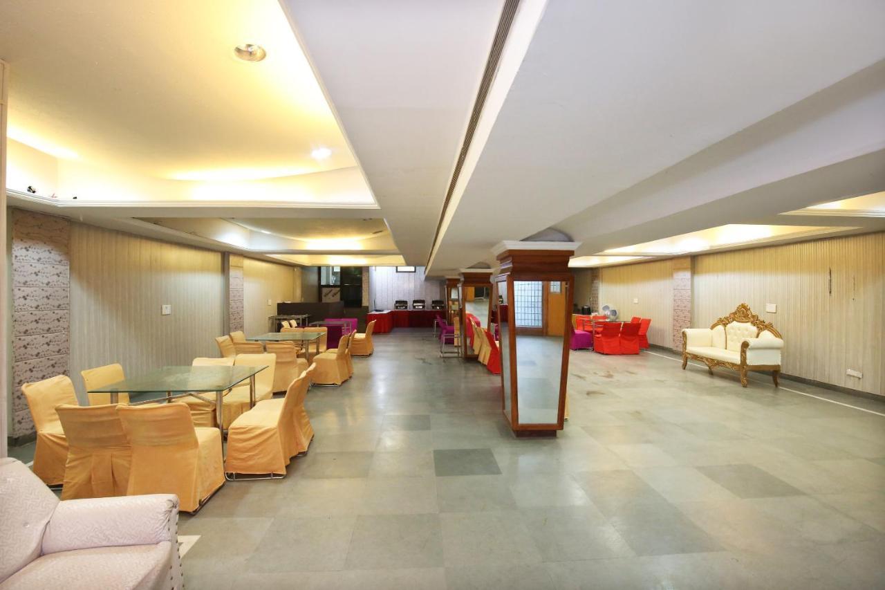 Capital O 10990 Hotel Gobind Regency Zirakpur Kültér fotó