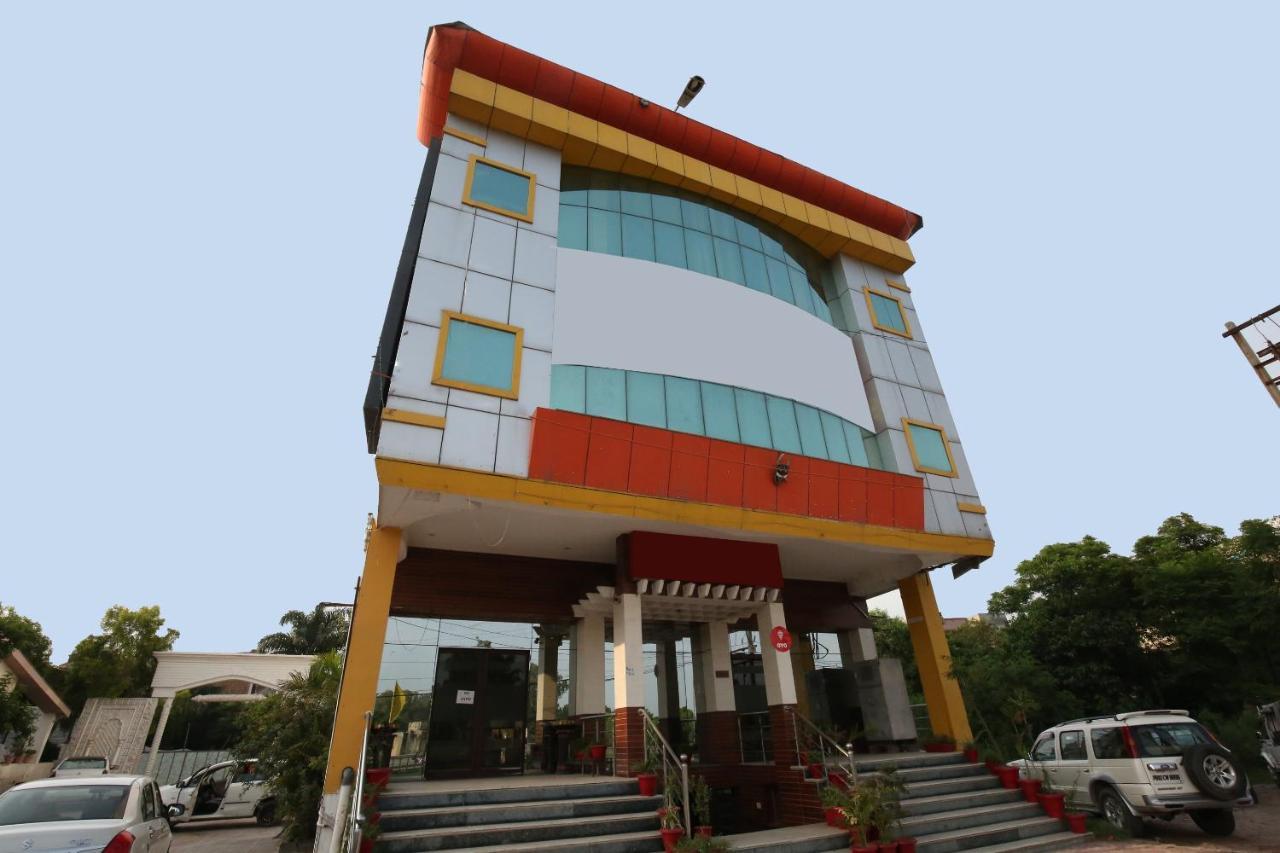 Capital O 10990 Hotel Gobind Regency Zirakpur Kültér fotó