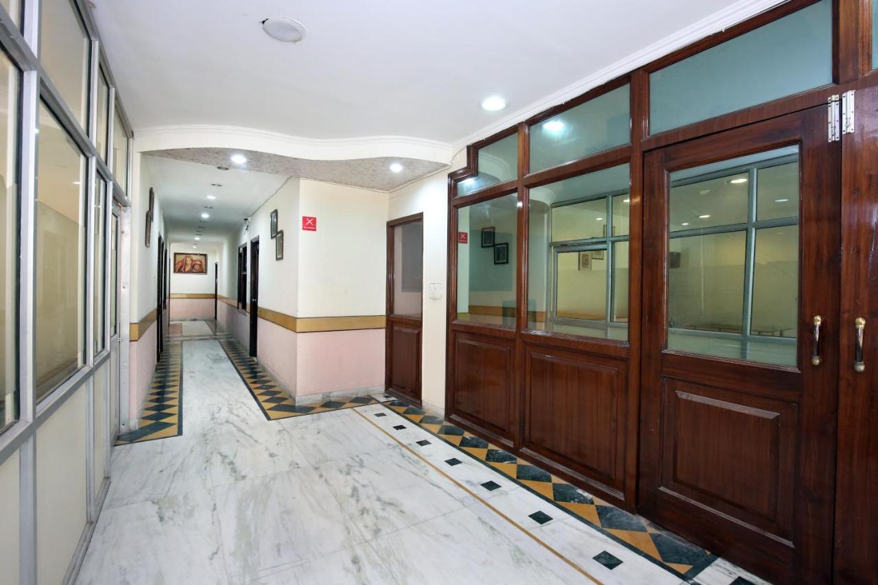 Capital O 10990 Hotel Gobind Regency Zirakpur Kültér fotó