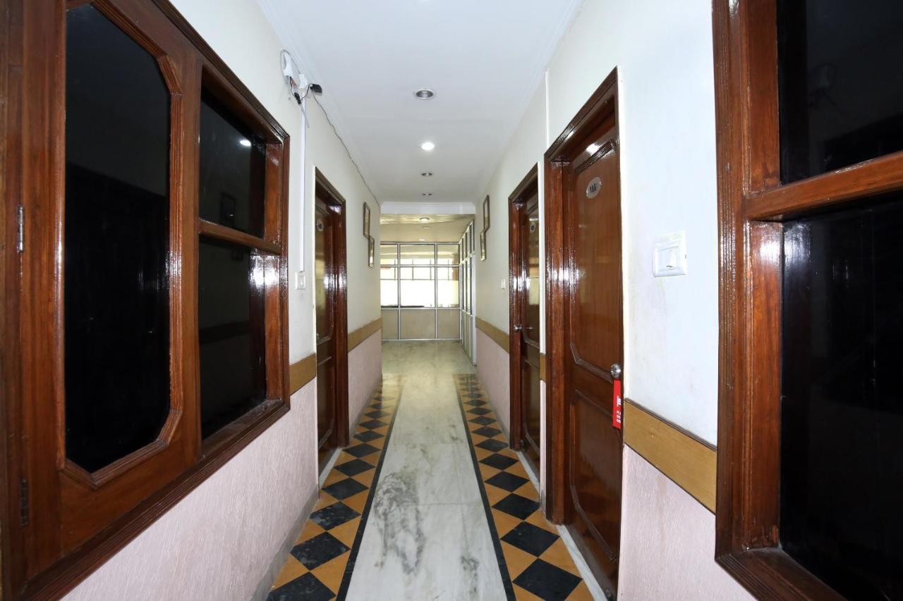 Capital O 10990 Hotel Gobind Regency Zirakpur Kültér fotó